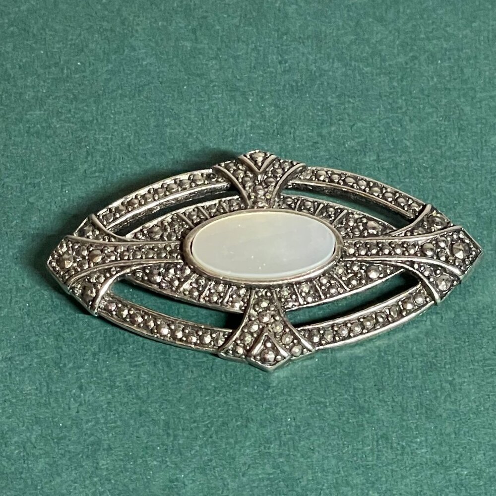 Avon Victorian Elegance Style Oval Brooch Mother of Pearl Faux Marcasite 1987